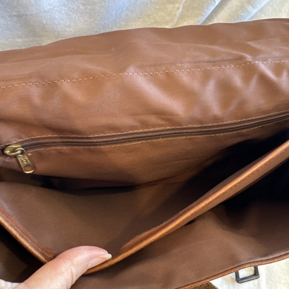 Vintage Geoffrey Beene GB Leather Messenger College Carry On Travel Briefcase - Picture 11 of 14